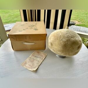 ORIGINAL, DE JONG’S, TILT HAT WITH ORIGINAL HATBOX & RECEIPT.